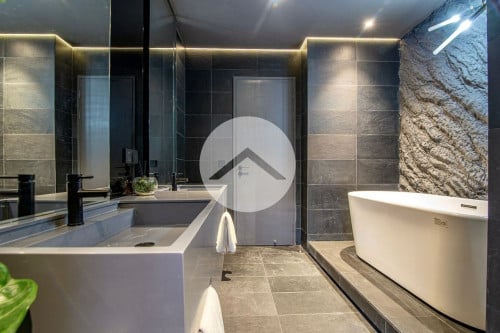 #URGENTSALE❗️ ​2-Bedroom Luxury Condo🌇 -📍Embassy Residences, Tonle Bassac, Phnom Penh