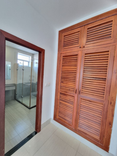 2 bedroom 950$ size 153m2  (Toul Tumpoung)