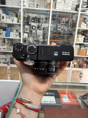 Fujifilm XE5 kit 23mm f2.8