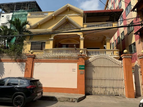 House for rent at Phsar Demthkov,