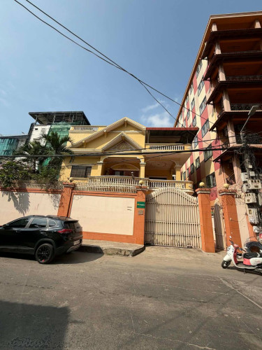 House for rent at Phsar Demthkov,