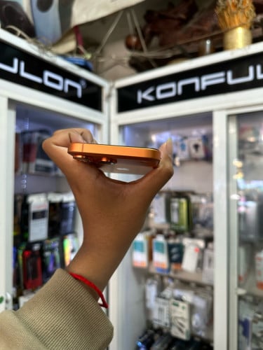 iPhone Xr up 17 pro 🍏 64GB  J/A Battery 82% 🔋 តួស្អាត 98-99% សំណុំហ្សីន