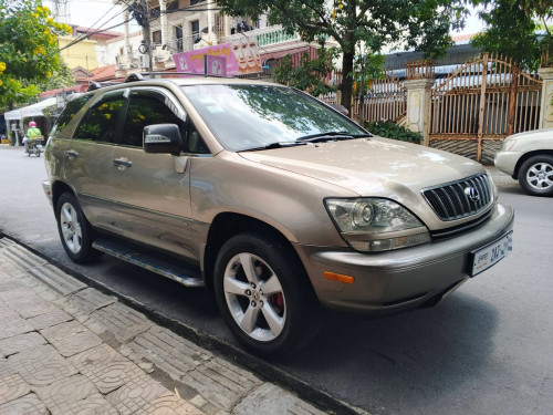 Lexus Rx 300 ប៉ុង​ 1 ឆ្នាំ​ 2003