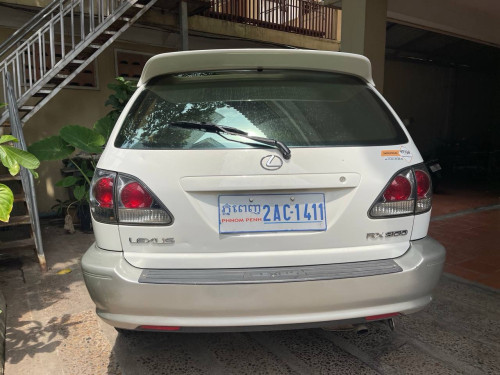 Lexus rx300 with FULL INSURANCE options