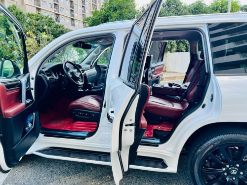LX 570 2019 black edition ស្អាតថ្លៃថ្នូរ 80000km Zin ឡានម្ចាស់ដើម ថ្មីខ្លាំងគ្មានប្រវត្តជួល