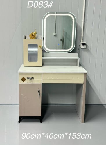 Makeup table set