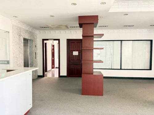 Office building for rent at Dounpenhโ๏ธ