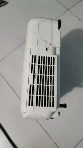 Projector EPSON EB-X05