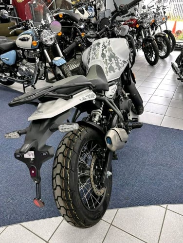Royal Enfield Himalayan 450 (used 7000km+ first owner, excellent condition) នៅស្អាត ខ្ចី 7000km+