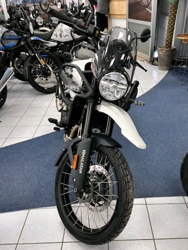 Royal Enfield Himalayan 450 (used 7000km+ first owner, excellent condition) នៅស្អាត ខ្ចី 7000km+