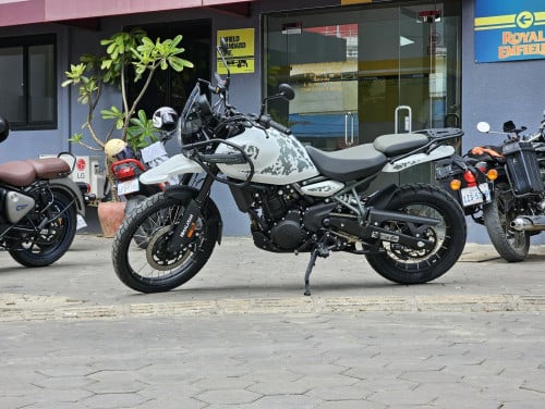 Royal Enfield Himalayan 450 (used 7000km+ first owner, excellent condition) នៅស្អាត ខ្ចី 7000km+