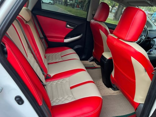 Toyota prius 2013 including FULL INSURANCE options