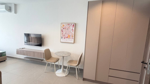 Urban Village /Studio room for rent