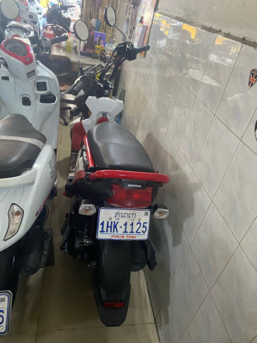 ZOOMER-X 2018 ម៉ូតូនៅស្អាត90% ខ្ចៅខ្ចងនៅសំណុំ