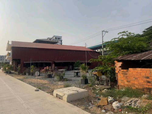 ដីលក់បន្ទាន់​ ផ្លូវ​មុខ​ក្រោយ​ ជាប់​ព្រែក​កំពត