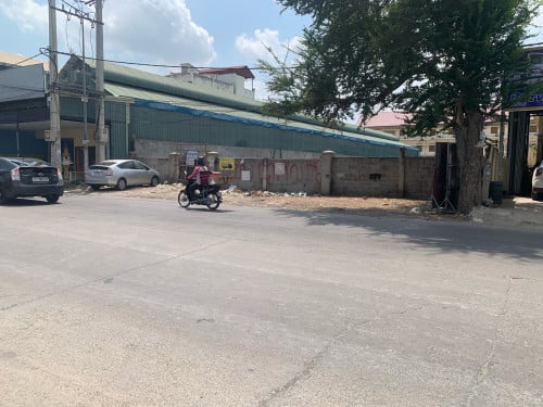 ដីលក់ផ្លូវ សឡា ផ្លូវមុខក្រោយ