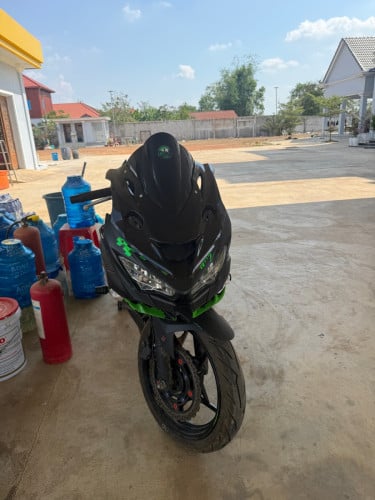 ម្ចាស់ដើម ម៉ូតូពណ៍បៃតង កស៊ីម៉ាំងទីតានៀម  ខ្ចៅទីតានៀម គ្រឿងលេងច្រើន