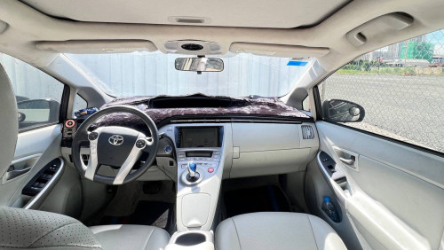 សេវាកម្ម ឡានជួល | DK Car Rental | Toyota Prius 013