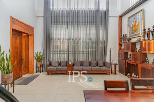 #FORSALE 11-Bedroom Building🍃✨-📍Teuk Thla, Phnom Penh