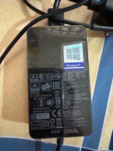 ឆ្នាំងសាក Microsoft surface 44w លក់ 25$