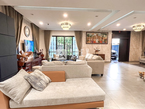 វីឡា សម្រាប់ជួល |Modern Villa For Rent at the woodland 60M