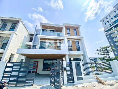 វីឡា សម្រាប់ជួល |Modern Villa For Rent at the woodland 60M