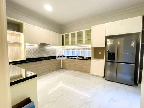 វីឡាទោល សម្រាប់ជួល | Single Villa For Rent at Peng Hout 60M