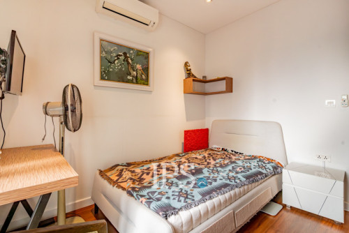 ❗️#URGENTSALE❗️Luxury 2 Bedroom Condo🌇 - 📍Embassy Central, BKK 1, Phnom Penh