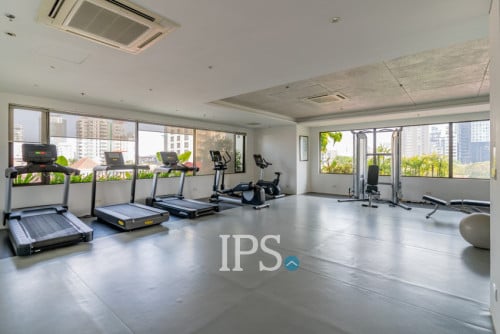 ❗️#URGENTSALE❗️Luxury 2 Bedroom Condo🌇 - 📍Embassy Central, BKK 1, Phnom Penh