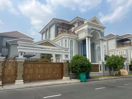 7 Bedroom Villa for Rent in Borey Vimean 598