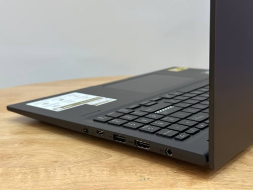 ASUS Vivobook X1404VA