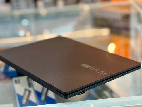 ASUS Vivobook X1404VA