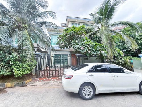 Beautiful house 4 bedrooms for rent in Boeng Tompun