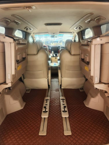 Deluxe Car Fore Rent
