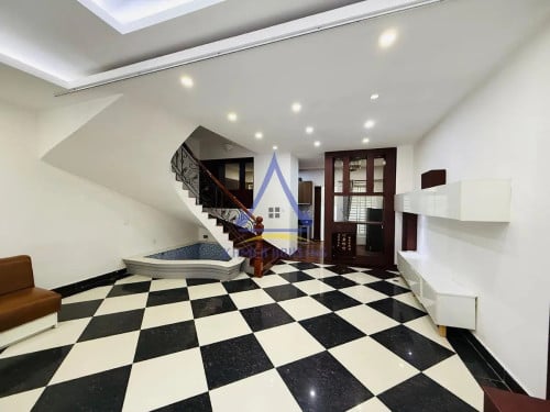 House 3 bedrooms for rent in Chrouy Changvar
