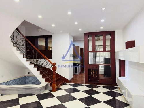 House 3 bedrooms for rent in Chrouy Changvar