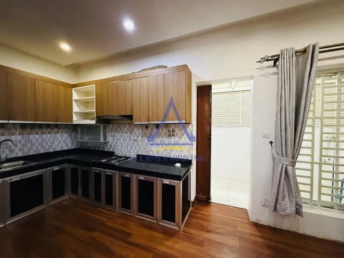 House 3 bedrooms for rent in Chrouy Changvar