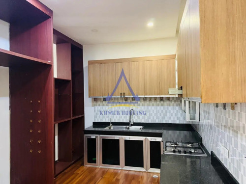 House 3 bedrooms for rent in Chrouy Changvar