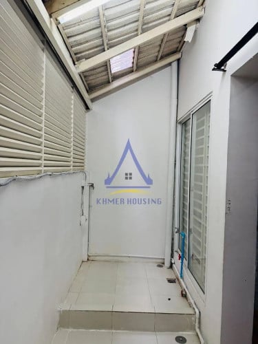 House 3 bedrooms for rent in Chrouy Changvar
