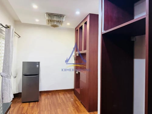 House 3 bedrooms for rent in Chrouy Changvar