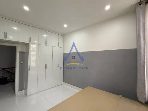 House 3 bedrooms for rent in Chrouy Changvar