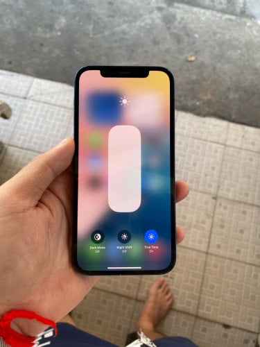 iPhone 12 64G មានស្កេន អេក្រង់ហ្សុីន