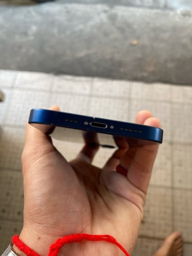 iPhone 12 64G មានស្កេន អេក្រង់ហ្សុីន