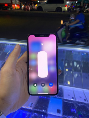 iPhone Xs 64G មានស្កេន​ អេក្រង់ហ្សុីន​