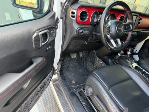 Jeep Rubicon 021 full option ឡានក្រុមហ៊ុន ប្រើបាន 28000 km ថ្នាំអត់បាញ់