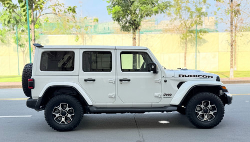 Jeep Rubicon 021 full option ឡានក្រុមហ៊ុន ប្រើបាន 28000 km ថ្នាំអត់បាញ់