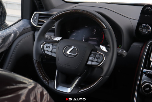 Lexus LX600 2025
