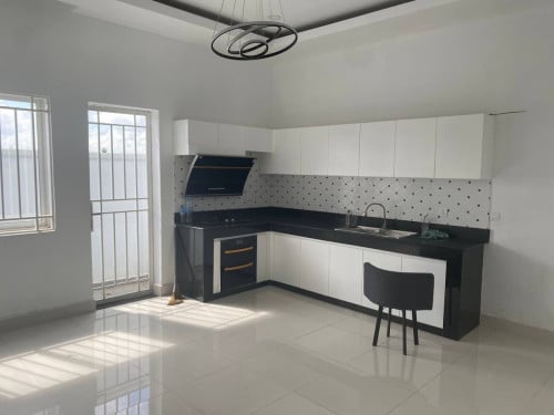 Link villa for rent ផ្ទះវិឡាកូនកាត់សម្រាប់ជួល ៥នាទីពីផ្សារពិភពថ្មីឈូកវ៉ា ២