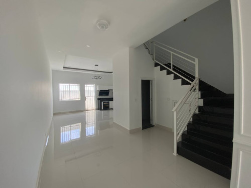 Link villa for rent ផ្ទះវិឡាកូនកាត់សម្រាប់ជួល ៥នាទីពីផ្សារពិភពថ្មីឈូកវ៉ា ២