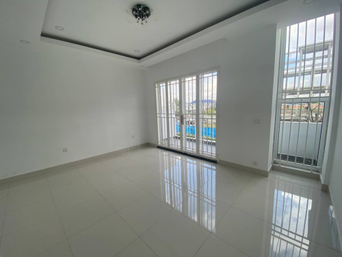 Link villa for rent ផ្ទះវិឡាកូនកាត់សម្រាប់ជួល ៥នាទីពីផ្សារពិភពថ្មីឈូកវ៉ា ២